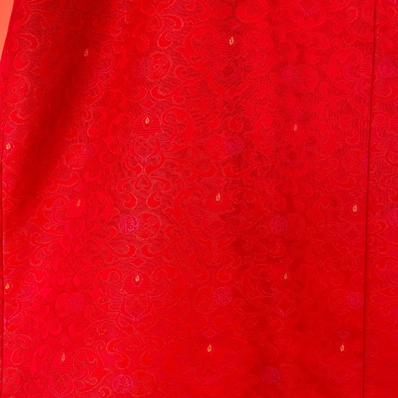 Traditional Red Silk Vietnamese Jacket with Bright Green Lining - Picture 5 of 5